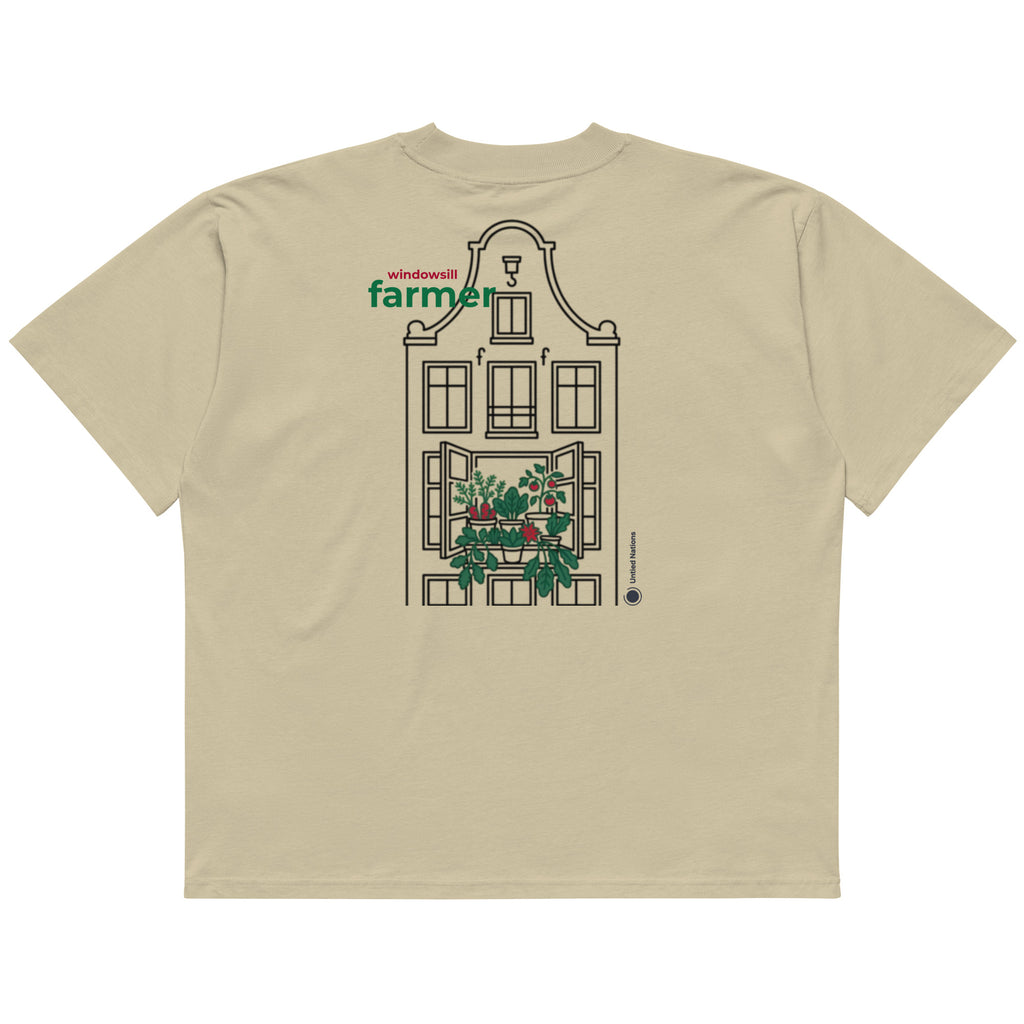 Windowsill farmer beige tshirt back